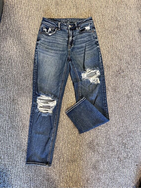 American Eagle Outfitters AE Ripped Mom Jean